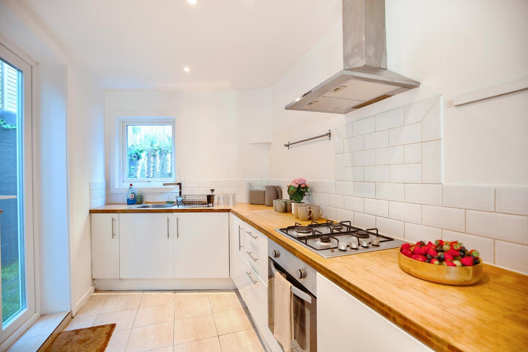 Three Bedroom House By Peacegrove Homes Short Lets & Serviced Accommodation Brighton With Free Wifi & Pet Friendly المظهر الخارجي الصورة