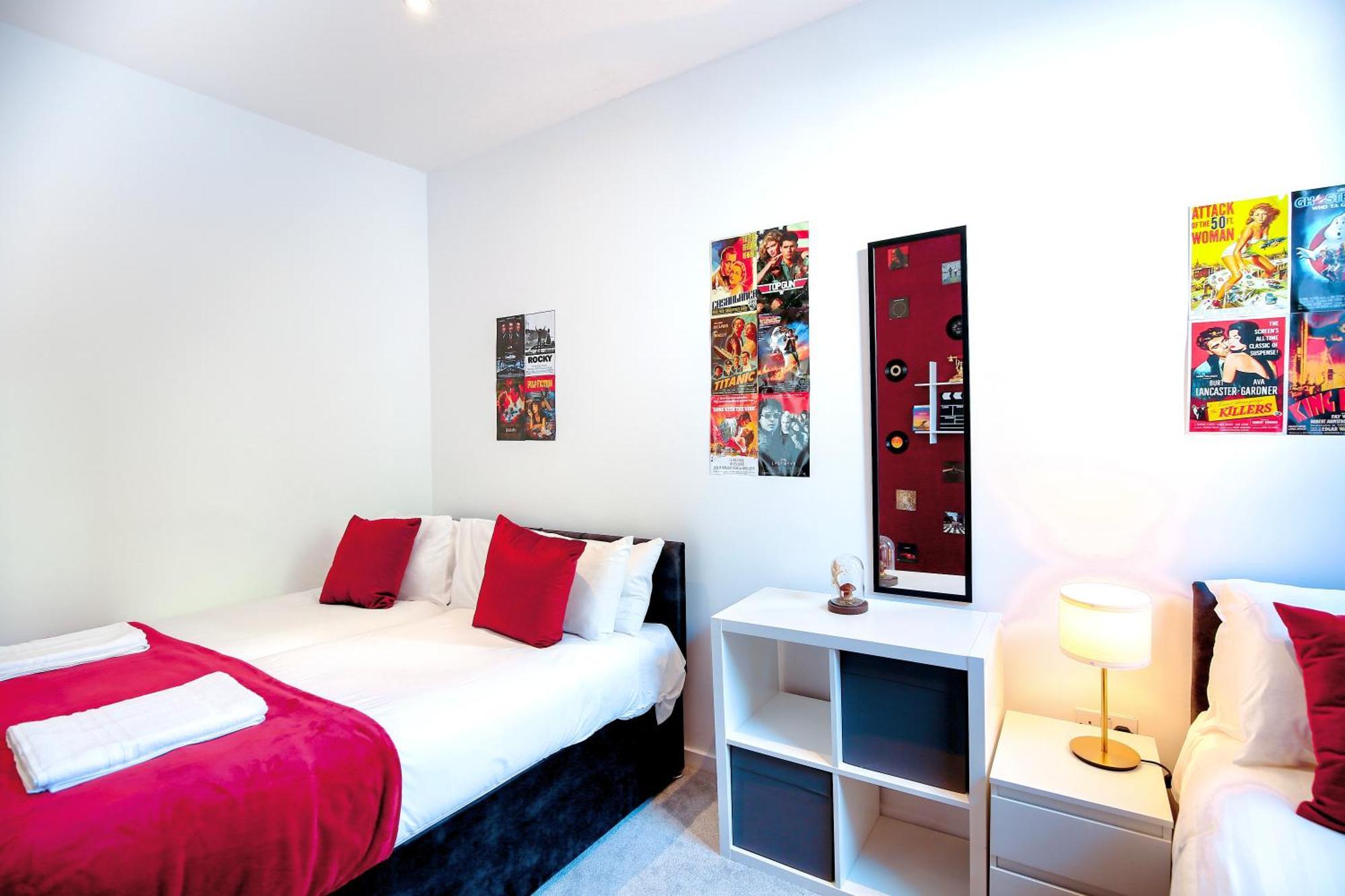 Three Bedroom House By Peacegrove Homes Short Lets & Serviced Accommodation Brighton With Free Wifi & Pet Friendly المظهر الخارجي الصورة