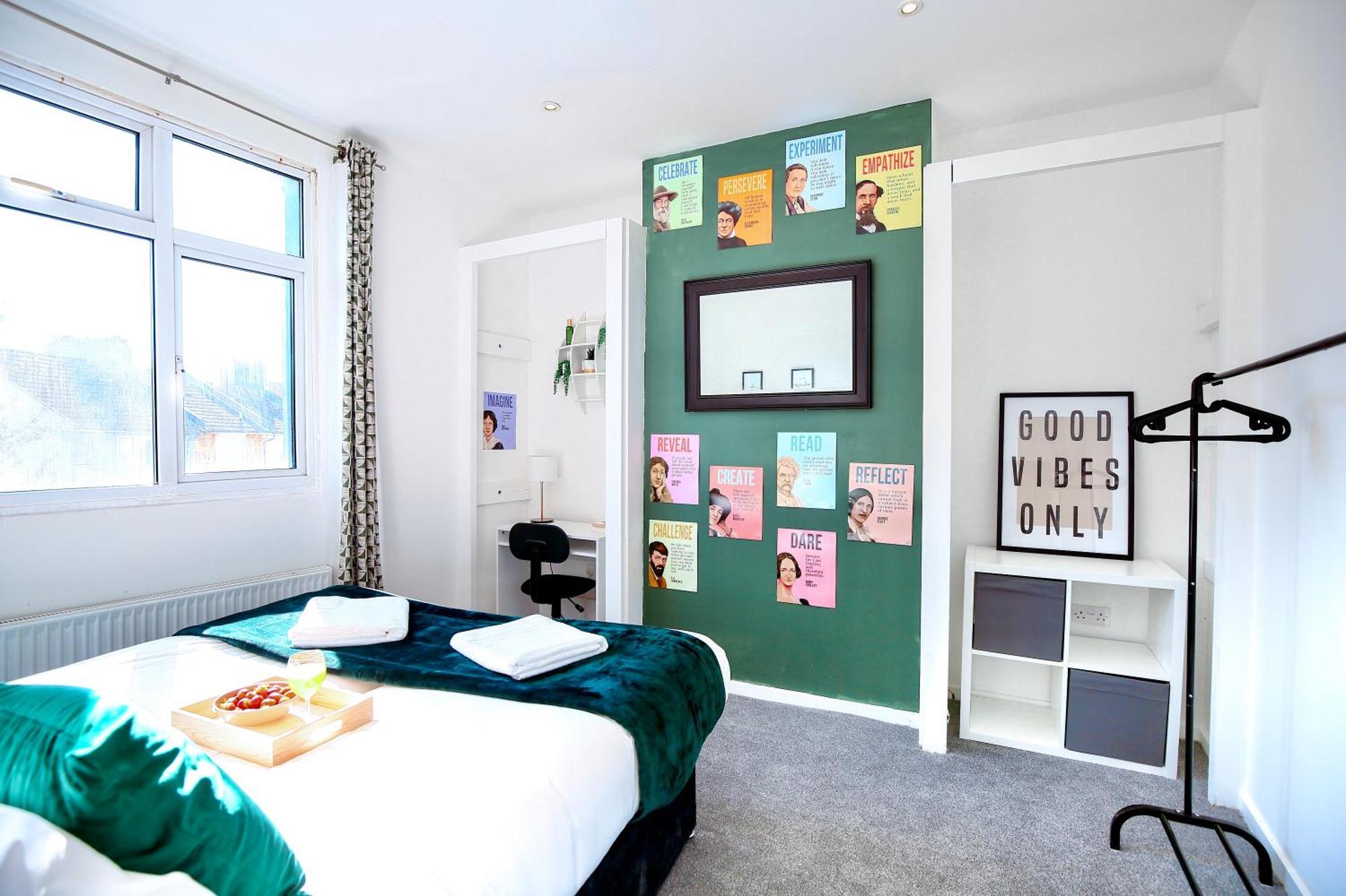 Three Bedroom House By Peacegrove Homes Short Lets & Serviced Accommodation Brighton With Free Wifi & Pet Friendly المظهر الخارجي الصورة